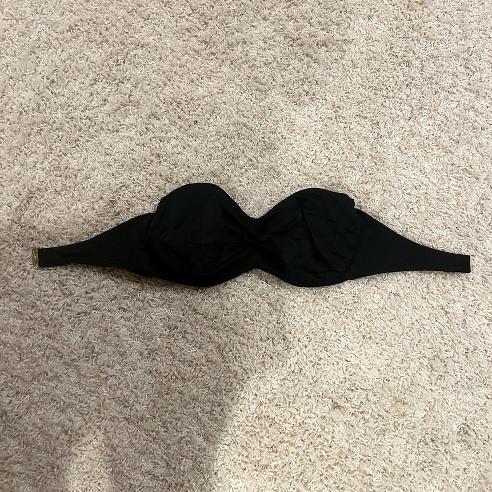 Victoria’s Secret swimsuit top size 38DD